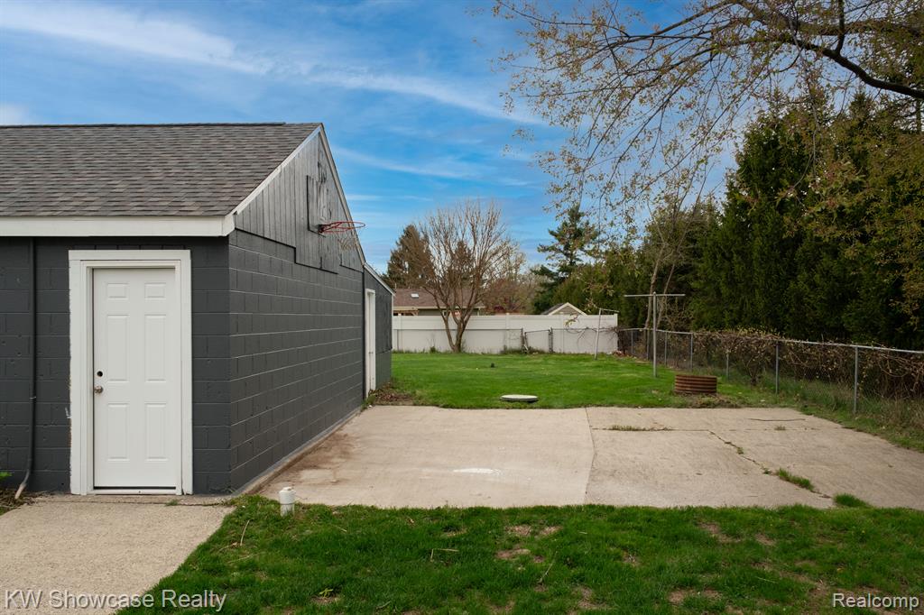 786 GLENGARY Road, Commerce Twp, MI 48390 — Photo 8