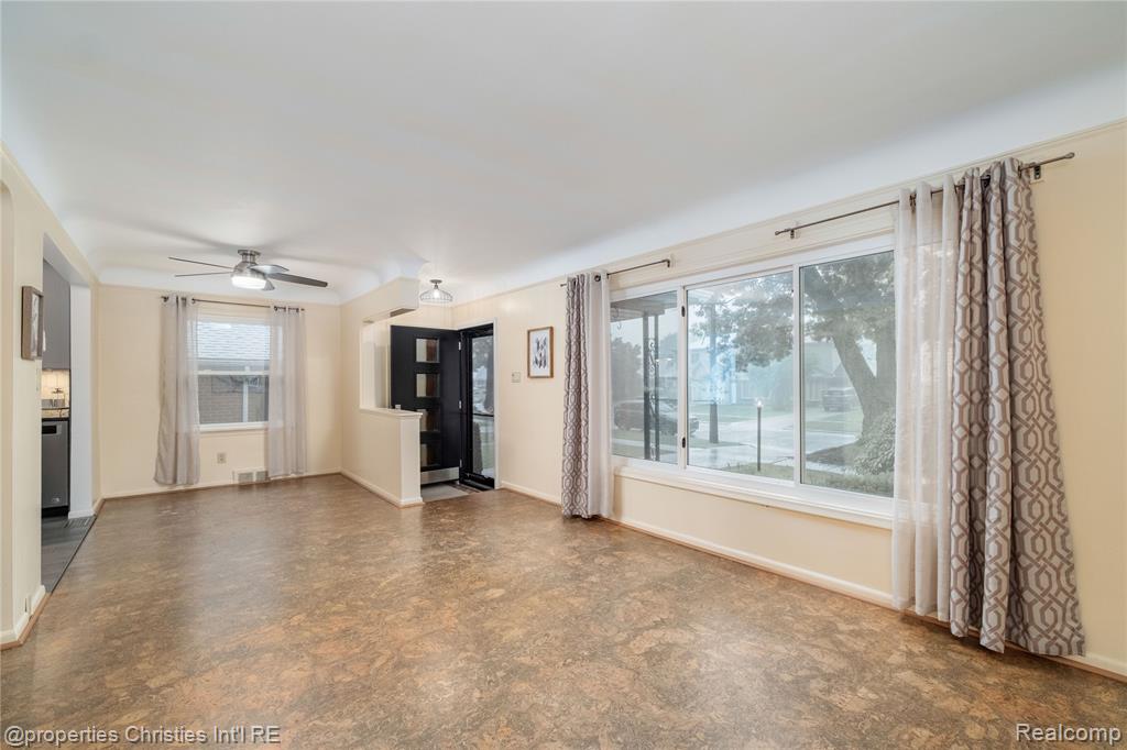 5661 Hubbell Street, Dearborn Heights, MI 48127 — Photo 6