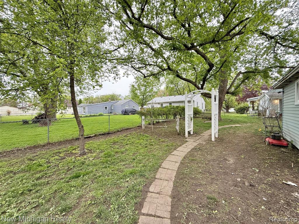 3433 Camden Avenue, Burton, MI 48529 — Photo 20