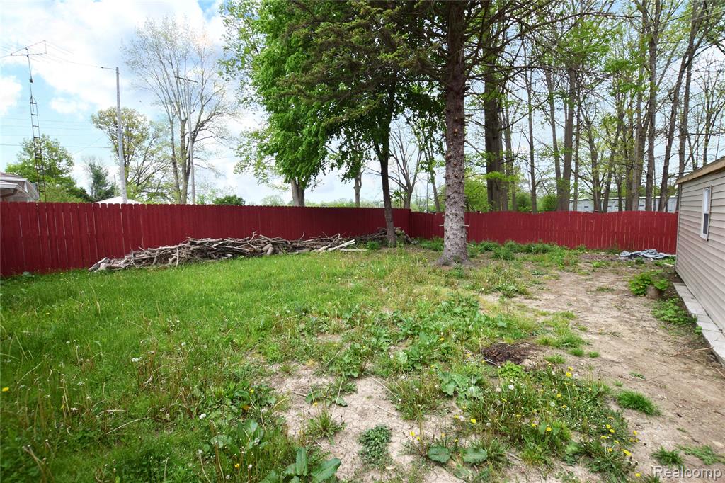 6022 Sally Court, Flint, MI 48505 — Photo 14