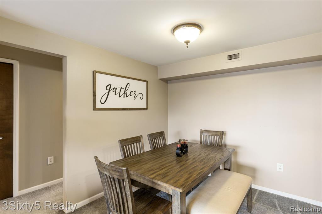 2465 RIVERSIDE Drive, 312, Trenton, MI 48183 — Photo 14