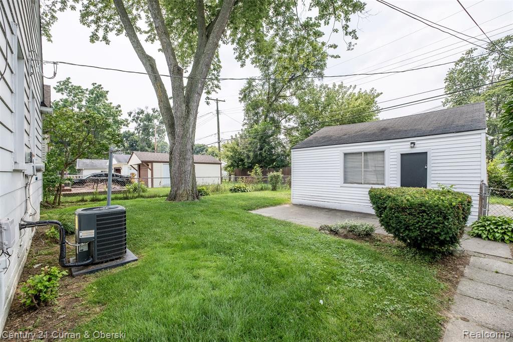 9663 Columbia, Redford, MI 48239 — Photo 45