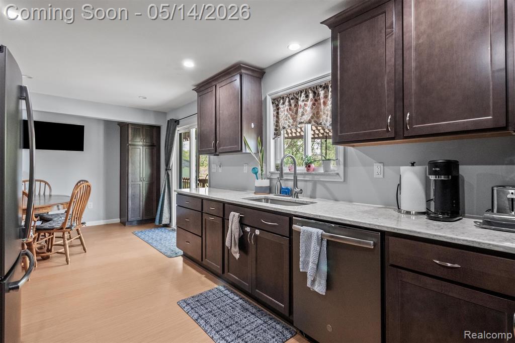 3469 Taylor Court, Auburn Hills, MI 48326 — Photo 6