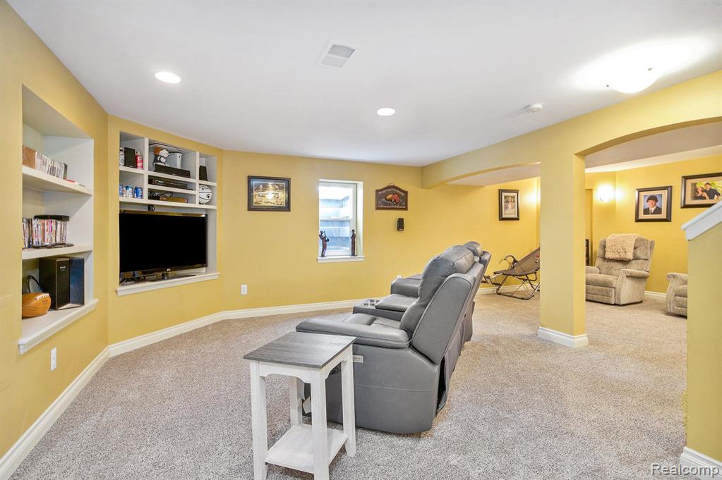 16155 WINCHESTER Drive, Northville, MI 48168 — Photo 34