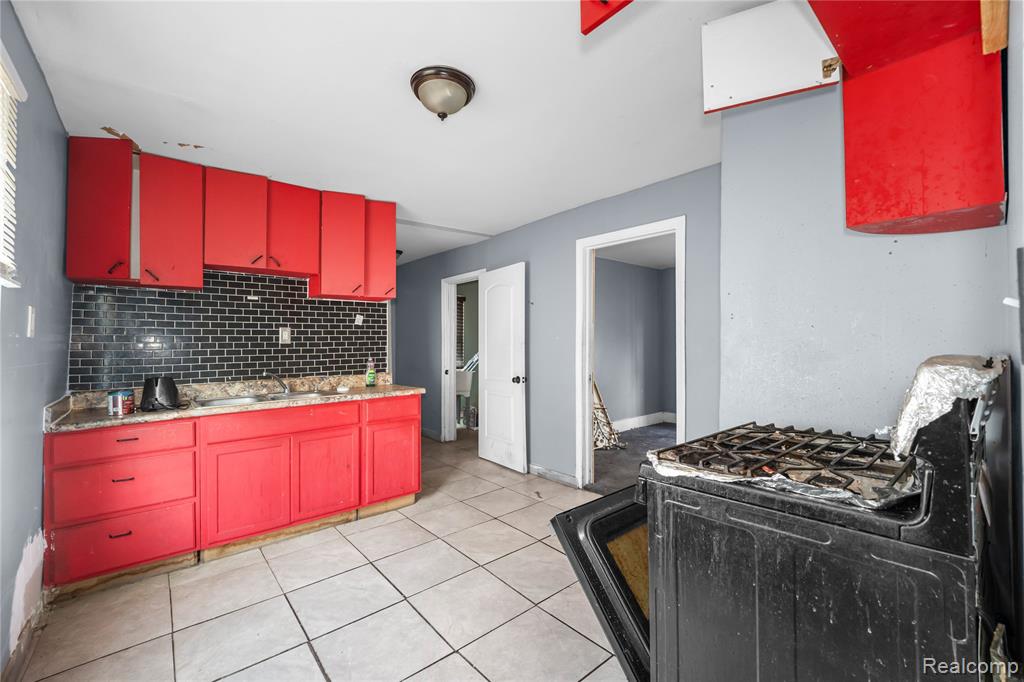 6886 Grandville Avenue, Detroit, MI 48228 — Photo 19