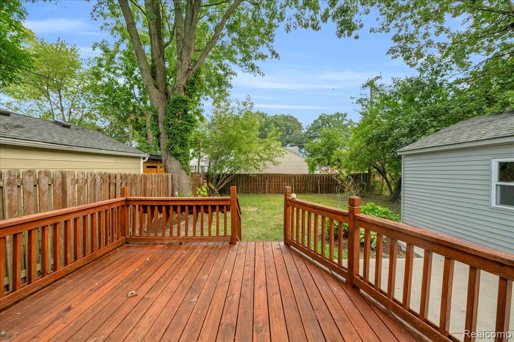 828 N Gainsborough Avenue, Royal Oak, MI 48067 — Photo 30