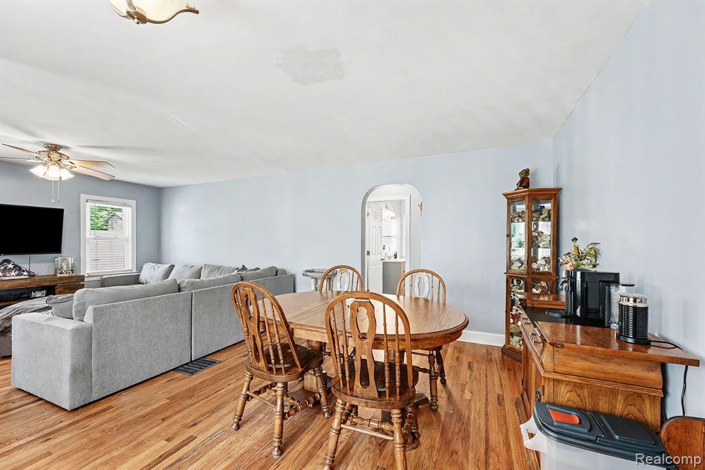 8215 Clinton River Road, Sterling Heights, MI 48314 — Photo 10