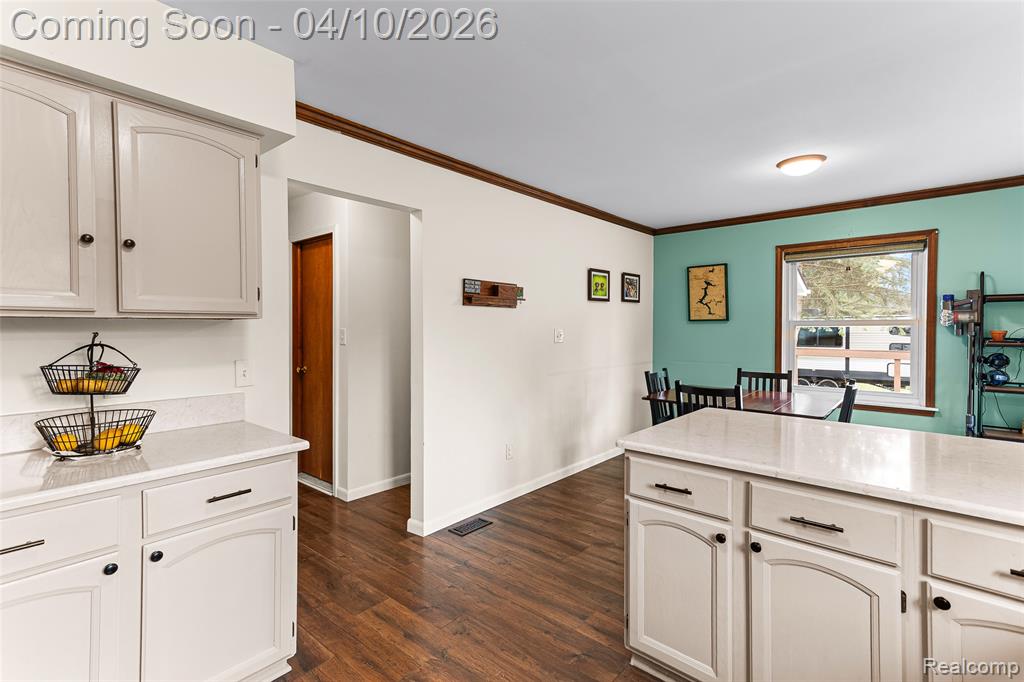 6374 Rickett Road, Brighton, MI 48116 — Photo 7