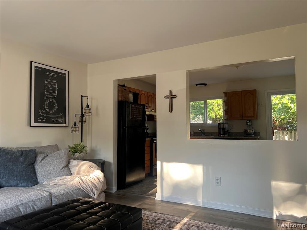 4335 Crestdale Avenue, West Bloomfield, MI 48323 — Photo 4