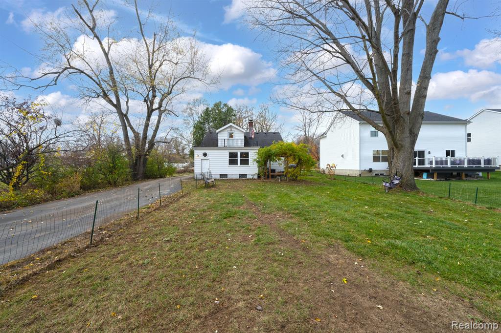15410 Marilyn Avenue, Plymouth, MI 48170 — Photo 32
