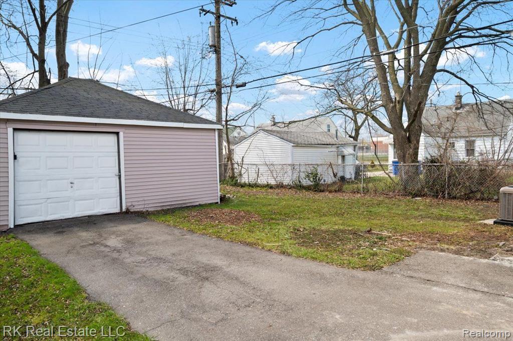 8630 HUPP Avenue, Warren, MI 48089 — Photo 4