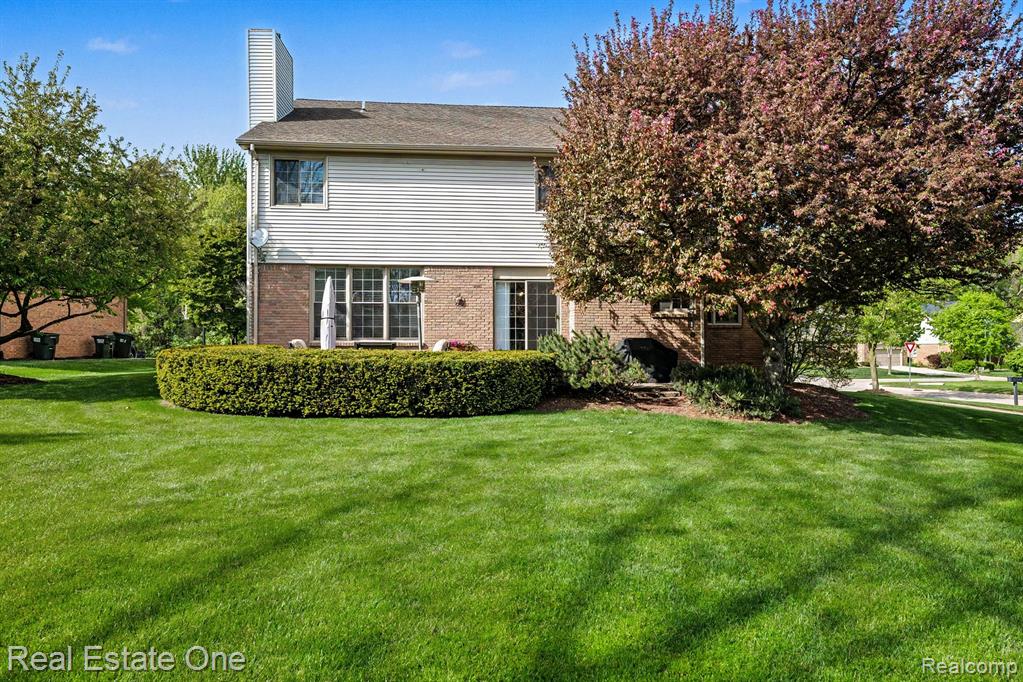 737 Woodfield Way, Rochester Hills, MI 48307 — Photo 27