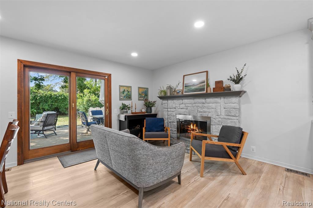 24320 Westpointe Street, Brownstown, MI 48183 — Photo 14