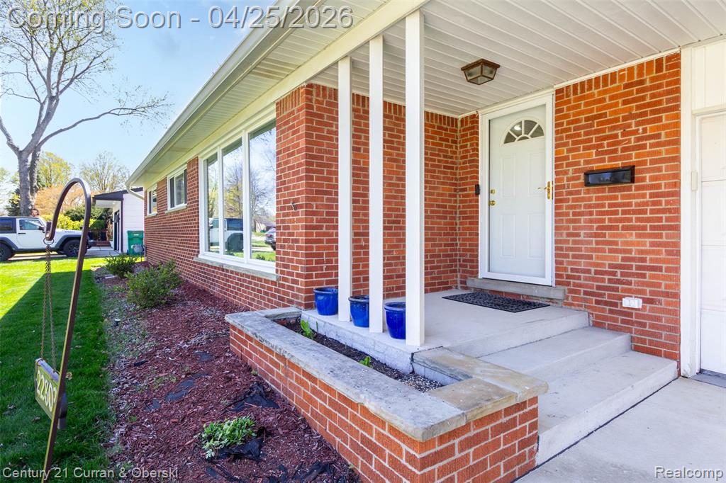 22803 Manning Street, Farmington, MI 48336 — Photo 3