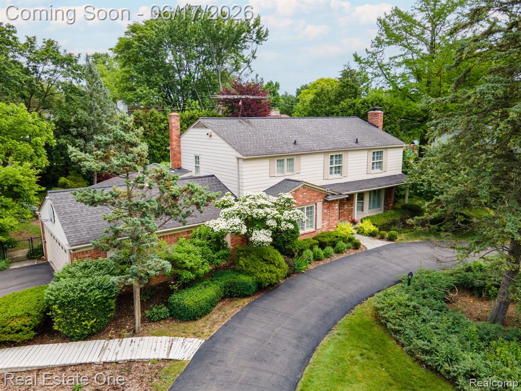 1632 Spotswood Drive, Bloomfield Hills, MI 48302