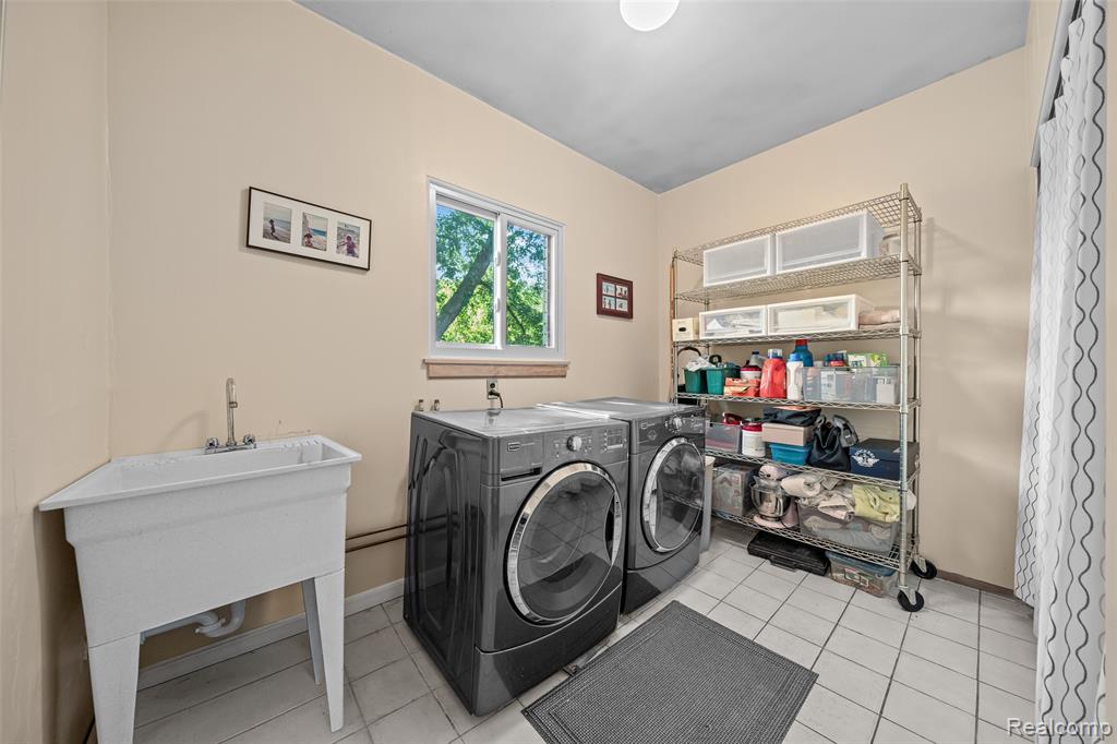 31018 Pickwick Lane, Beverly Hills, MI 48025 — Photo 19