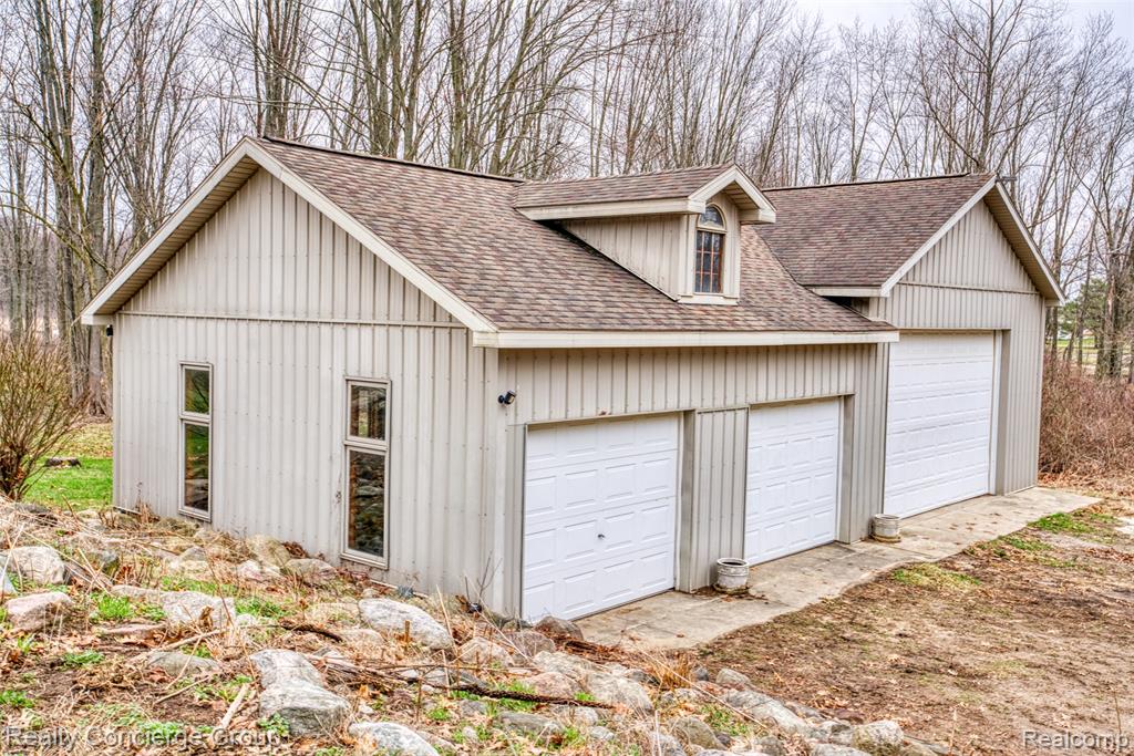 6400 Sober Road, Fowlerville, MI 48836 — Photo 7