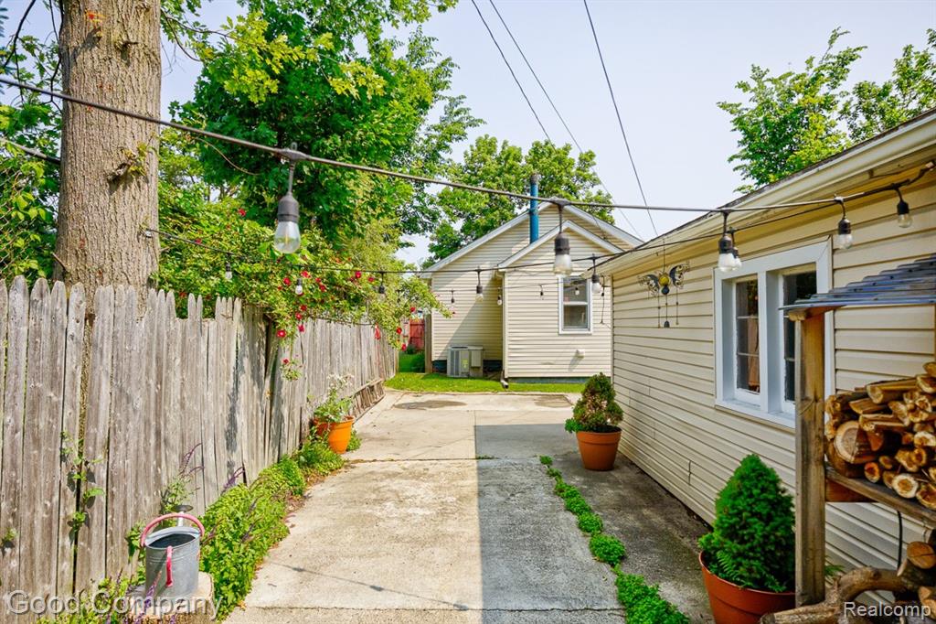 720 E Granet Avenue, Hazel Park, MI 48030 — Photo 39