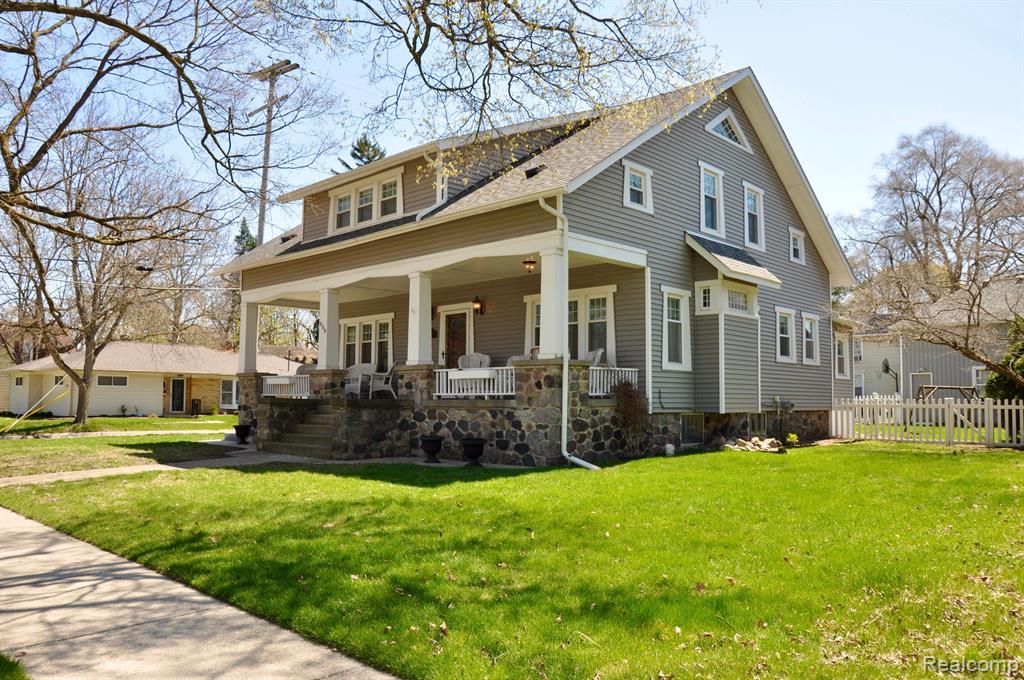 608 E MAPLE Street, Holly, MI 48442 — Photo 2