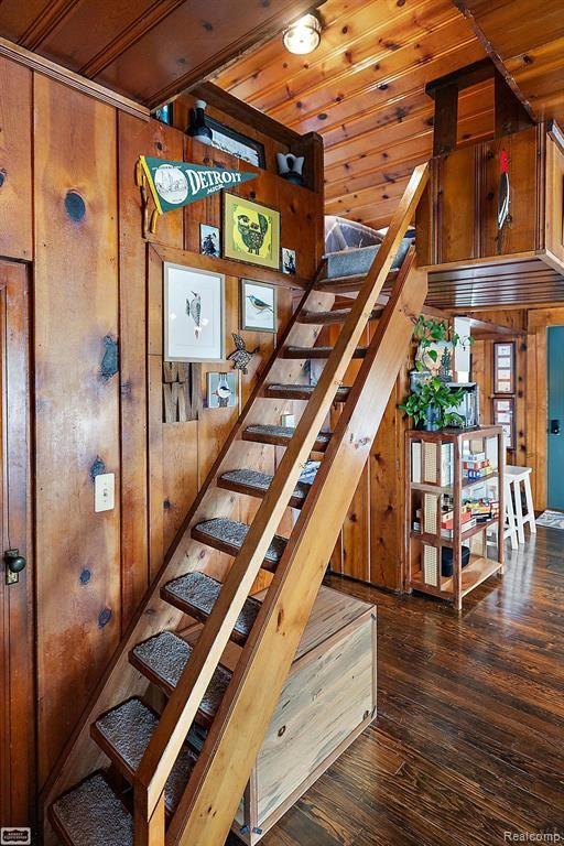 10086 King (This is an Island) Road, Davisburg, MI 48350 — Photo 7