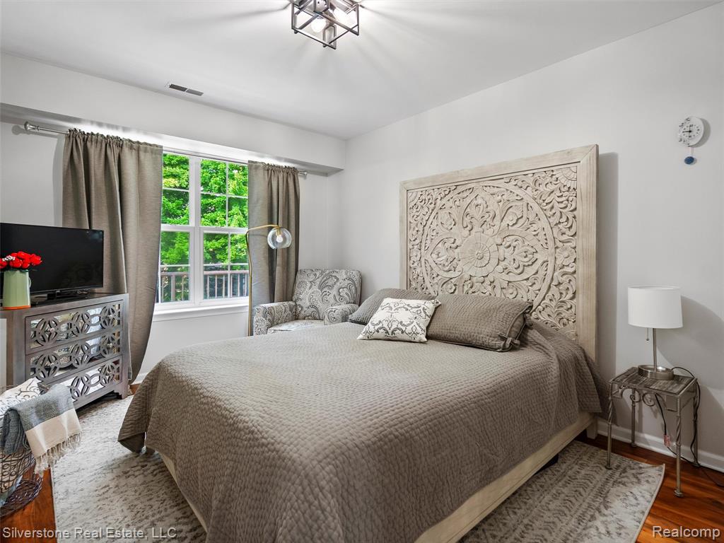 49207 W Woods Drive, Shelby Twp, MI 48317 — Photo 18
