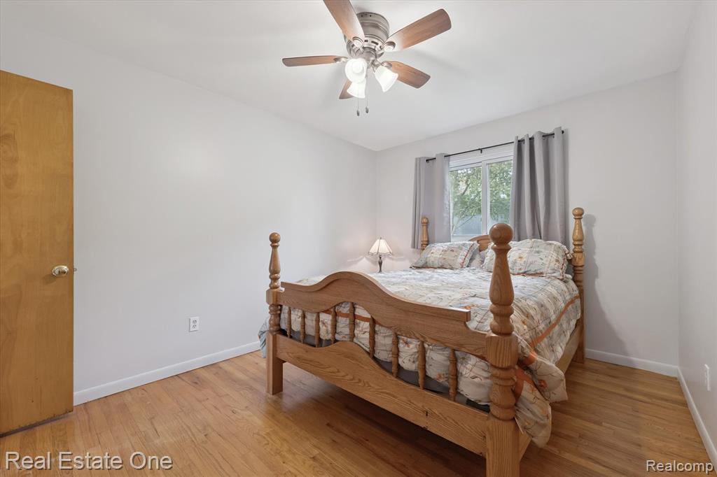 2436 Woodlawn Street, Wolverine Lake, MI 48390 — Photo 18