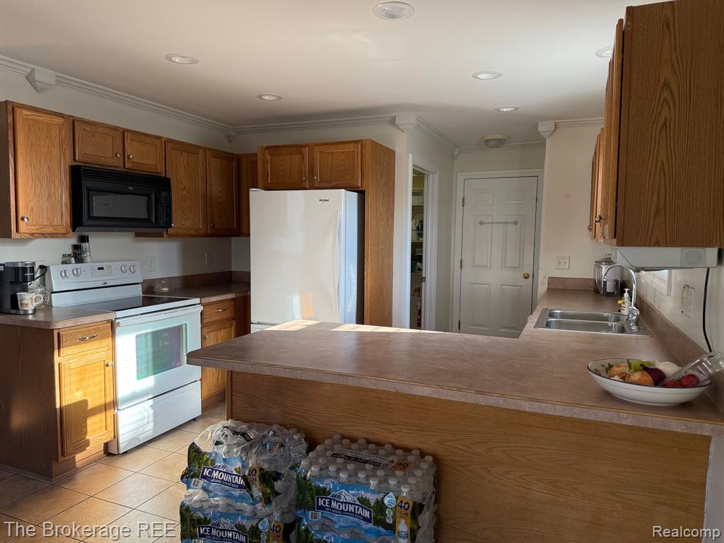 9133 PEMBROOK Drive, Davison, MI 48423 — Photo 38