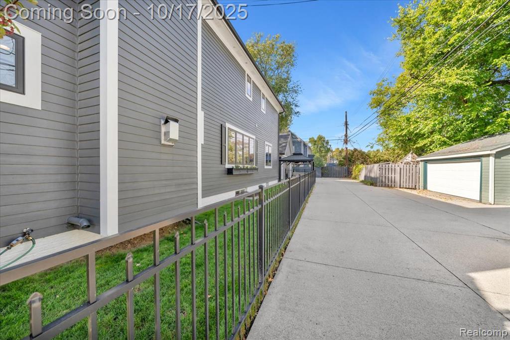 818 Longfellow Avenue, Royal Oak, MI 48067 — Photo 60