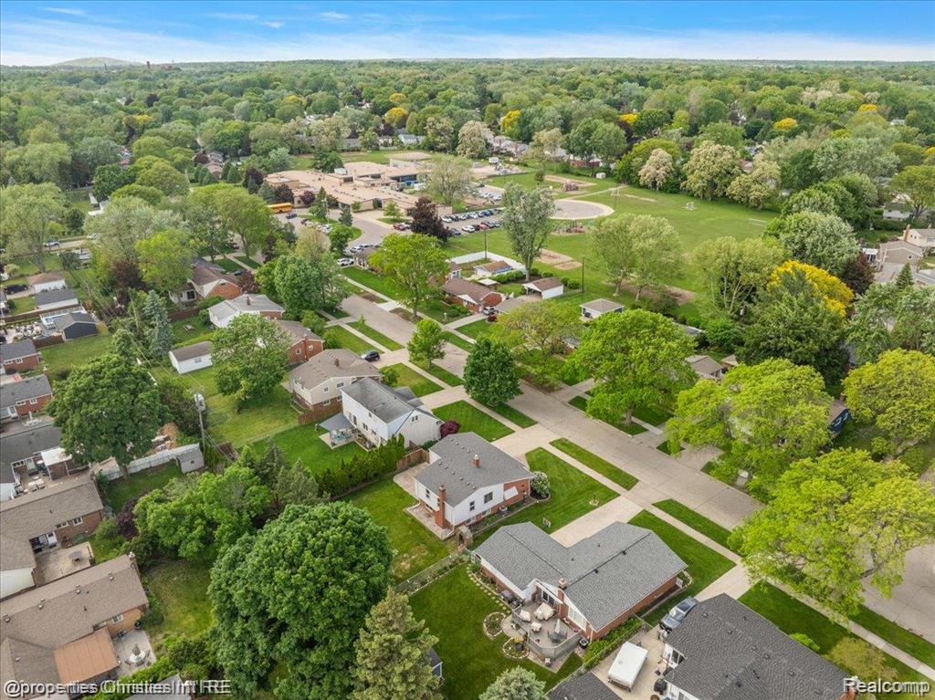 41231 GREENBRIAR Lane, Plymouth, MI 48170 — Photo 30