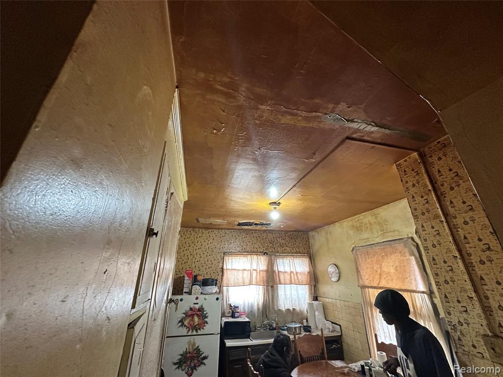 5042 Pennsylvania Street, Detroit, MI 48213 — Photo 6
