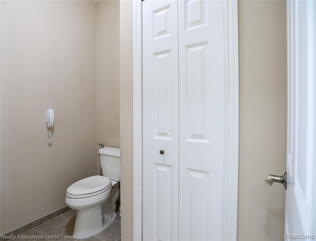 47909 Milonas Drive, Utica, MI 48315 — Photo 44