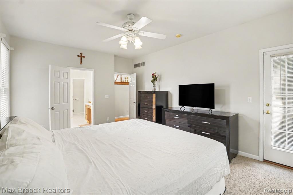 9843 Oak Valley Drive, Clarkston, MI 48348 — Photo 13