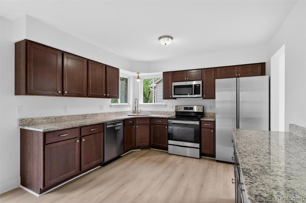 3457 ASHBURNAM, Ann Arbor, MI 48105 — Photo 17