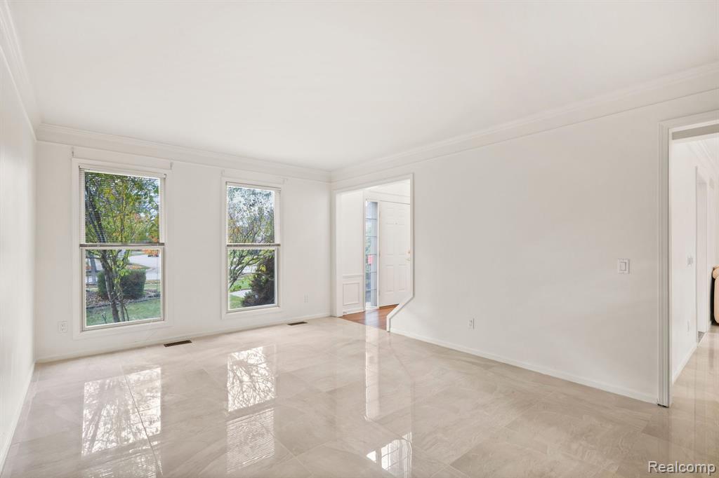 433 TORRINGTON Drive W, Canton, MI 48188 — Photo 8