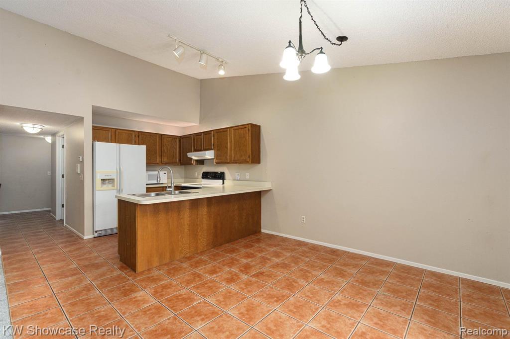 4980 OAK HILL Drive, 66, Waterford, MI 48329 — Photo 23