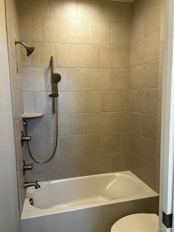 13914 Leeward Drive, Shelby, MI 48315 — Photo 24