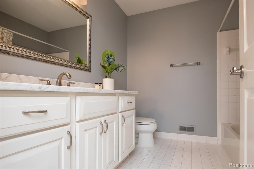 46431 Mariner Drive, Macomb, MI 48044 — Photo 49