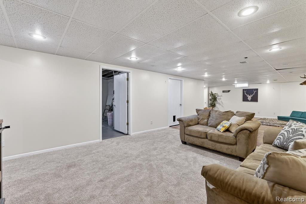 16147 Silvercrest Drive, Fenton, MI 48430 — Photo 32