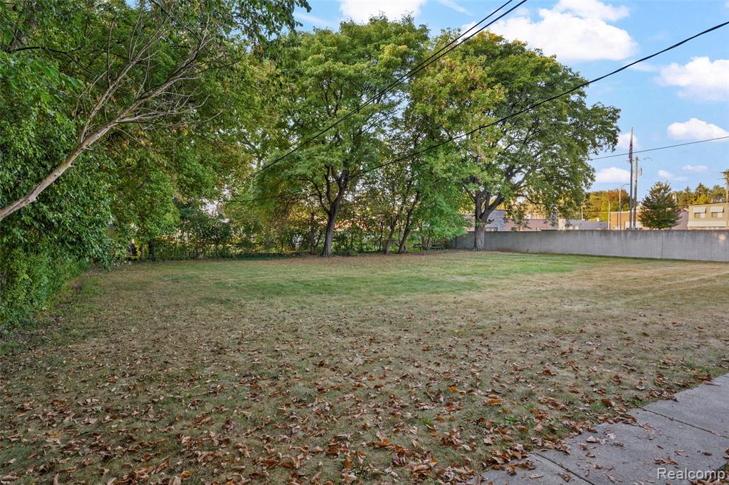 42 Gladwin Avenue, Clawson, MI — Photo 22
