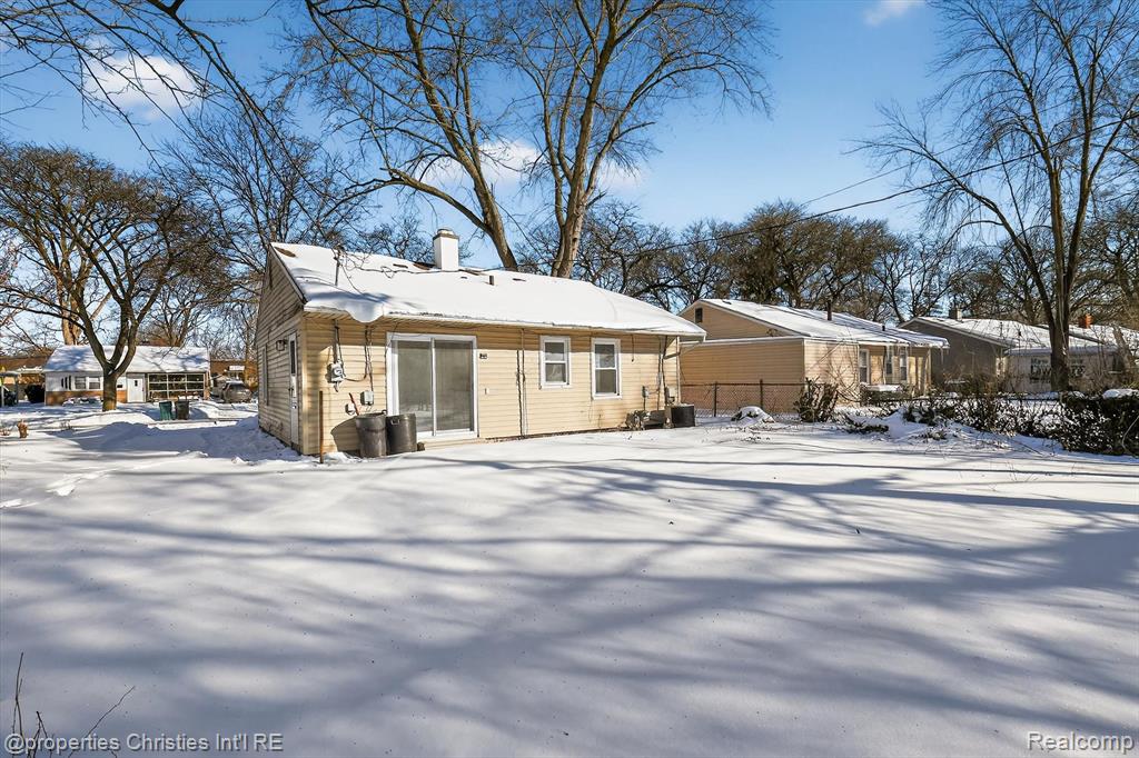 10111 Troy Street, Oak Park, MI, 48237