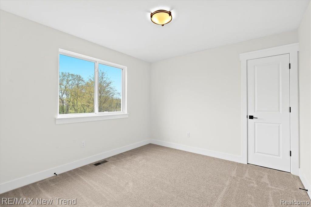 2041 Crested Butte Drive, White Lake, MI 48383 — Photo 27