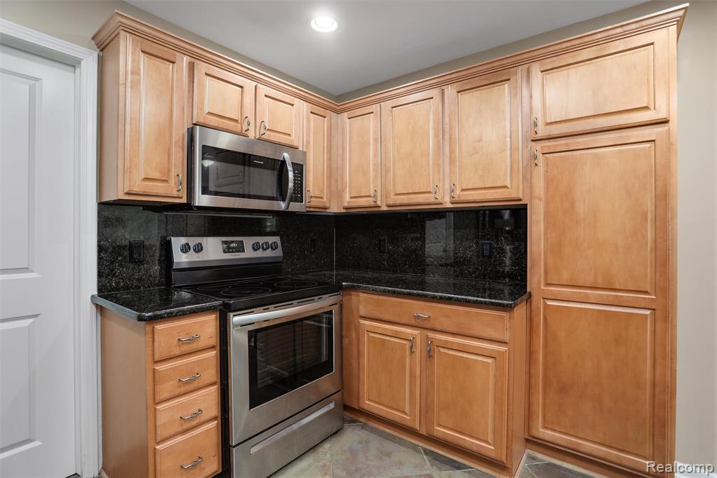 6725 Boulder Pointe Drive, Washington, MI — Photo 10