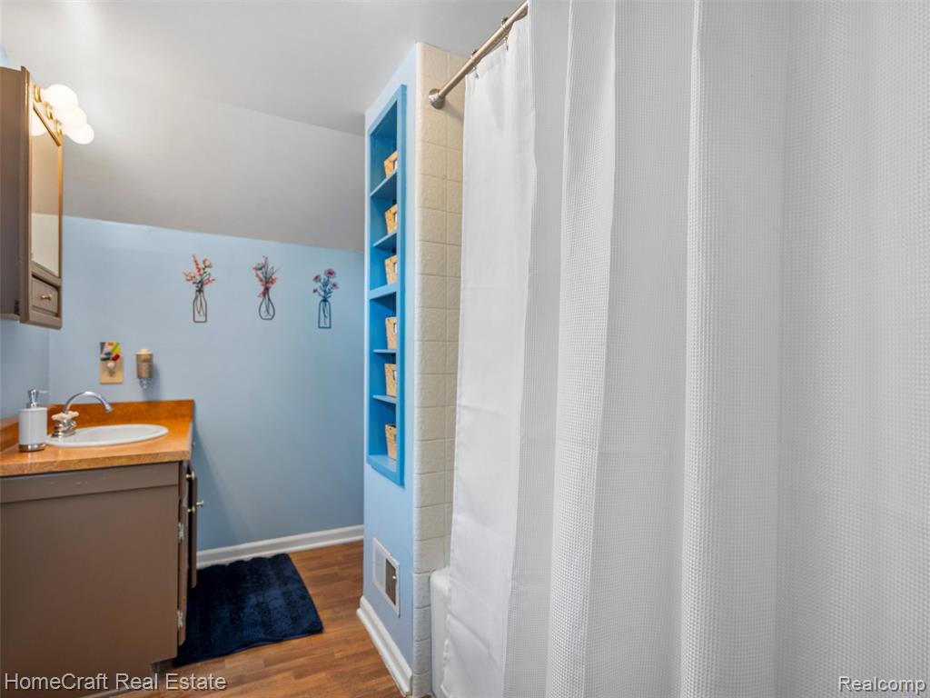 618 GRANT Street, Chelsea, MI 48118 — Photo 35