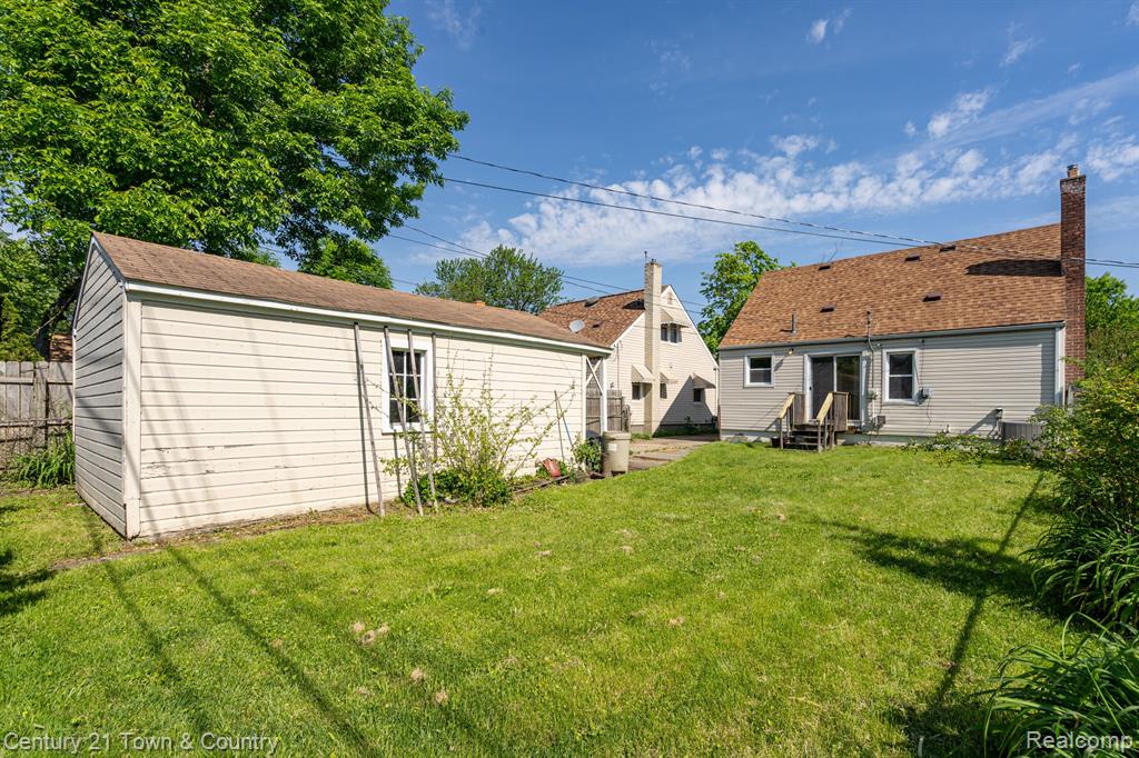 8150 Standard, Center Line, MI 48015 — Photo 4