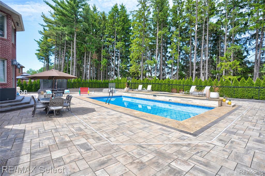 3334 Creekview Drive, Davison, MI 48423 — Photo 13