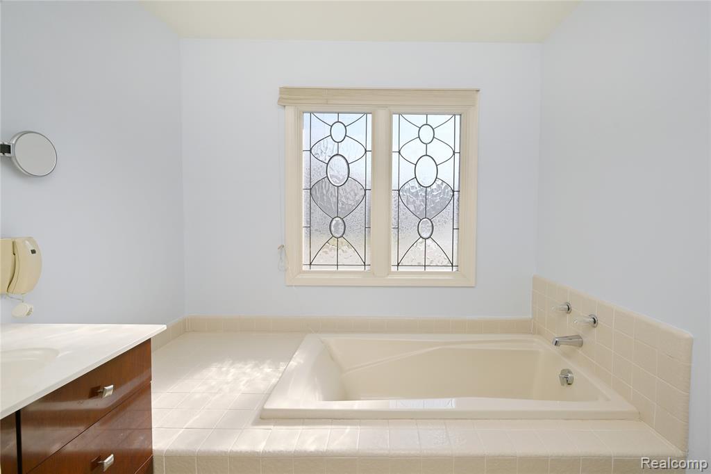 22080 Orchard Way, 37, Beverly Hills, MI 48025 — Photo 26