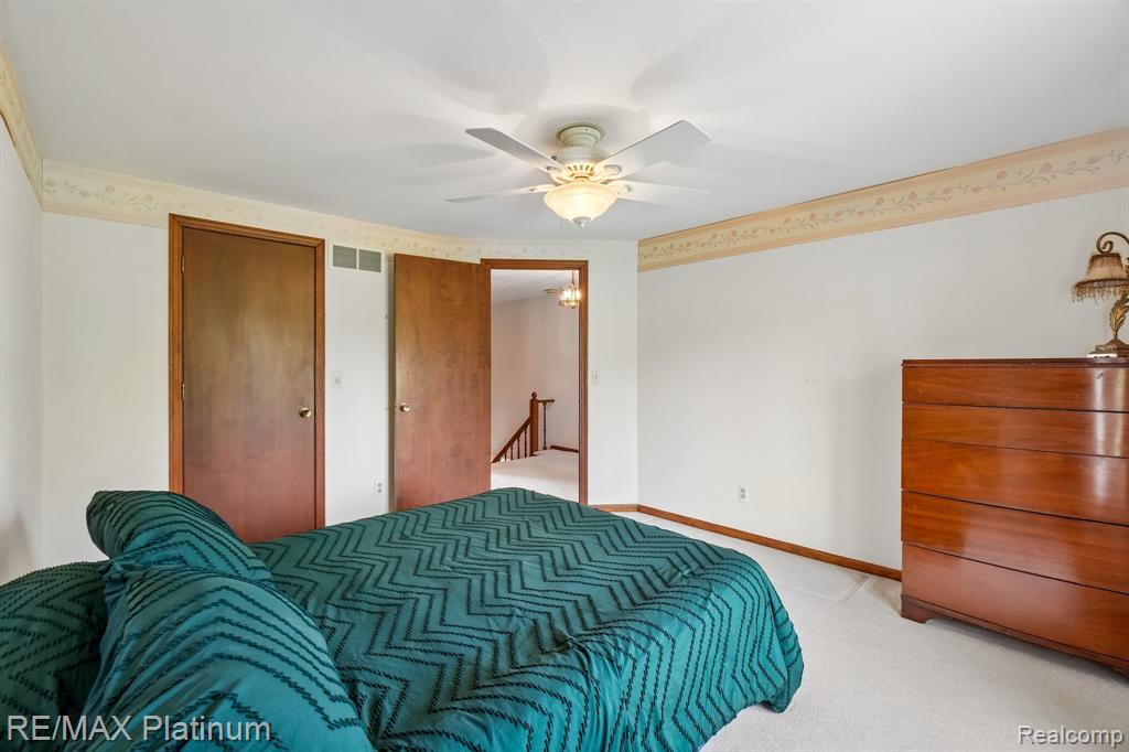555 Crawford Farm Lane, Milford, MI 48380 — Photo 32