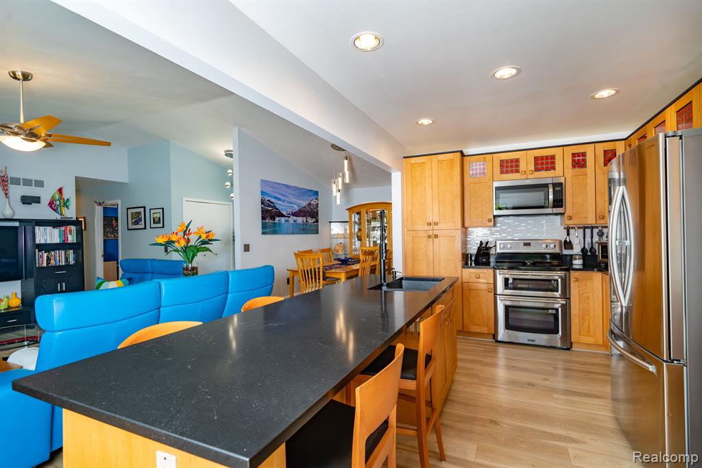 24729 SARAH FLYNN, Novi, MI — Photo 46