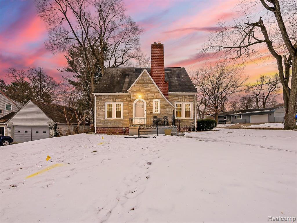 65 ILLINOIS Avenue, Pontiac, MI 48341 — front exterior