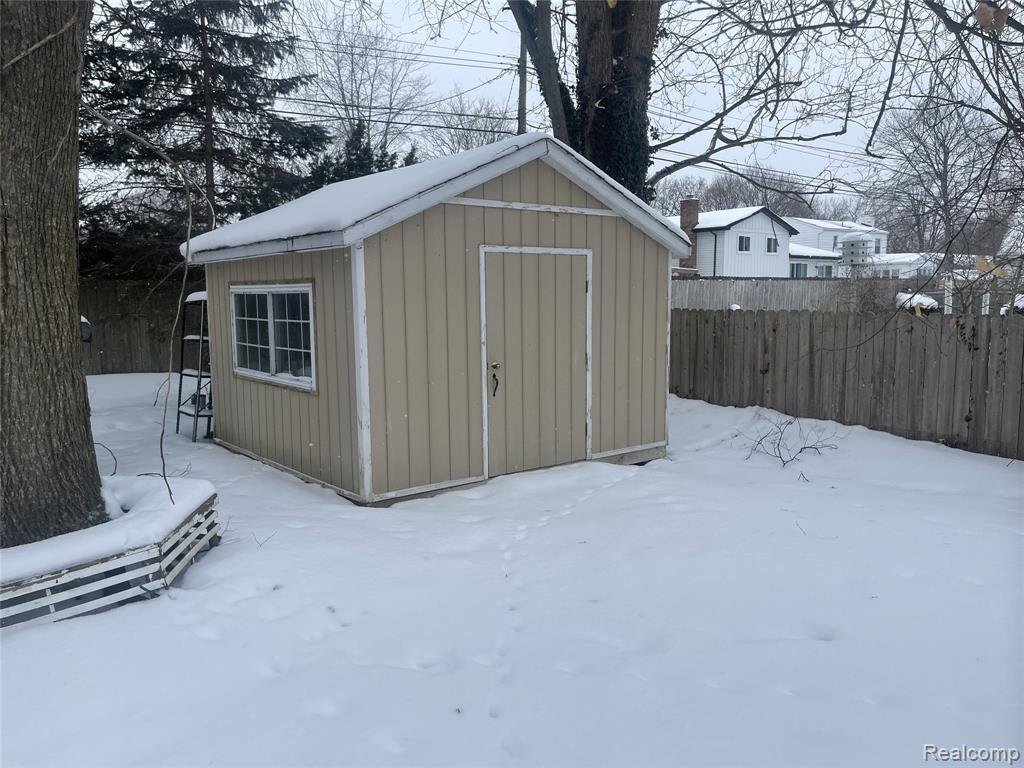 980 Indiana Avenue, Marysville, MI 48040 — Photo 42